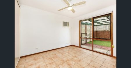 Homette Feel with Front & Rear Courtyards - Low Maintenance & Super Neat - Photo 4