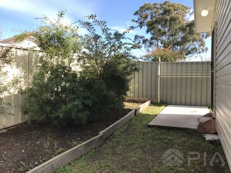 10A Elizabeth Crescent Kingswood - Photo 2