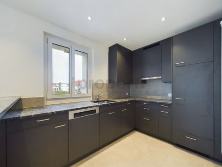 Stylish 3.5-room apartment with balcony in Lenzburg - Foto 3