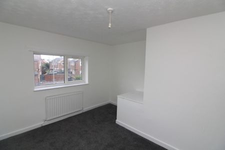 3 Bedroom Mid Terraced House - Photo 5