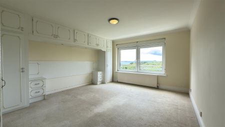 2 Bedroom Apartment - Photo 3