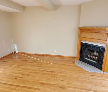 3 Bedroom Townhouse in Glendale! - Photo 4