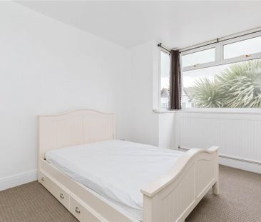 4 bedroom semi-detached house to rent - Photo 5