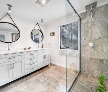 Dual Living- High-Set Home with Multiple Living Areas - Photo 6