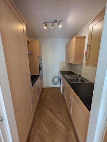 1 Bed Flat, Buslingthorpe Lane, LS7 - Photo 3