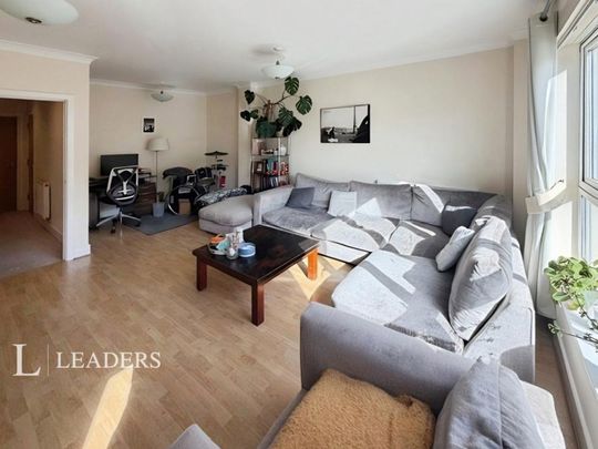 3 bedroom house to rent Longworth Avenue, Chesterton, Cambridge, CB4 - Photo 1