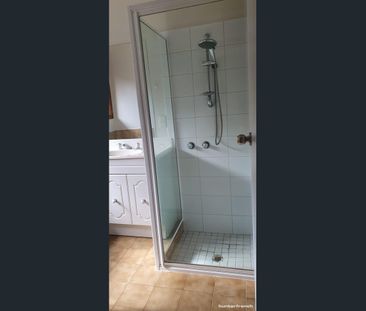 8 Hoddle Way, Altona Meadows, Vic 3028 - Photo 5