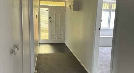 LARGE FAMILY HOME READY TO MOVE IN - Photo 3