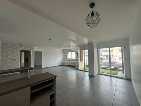 Location Appartement 4 pièces 111m² - Photo 4