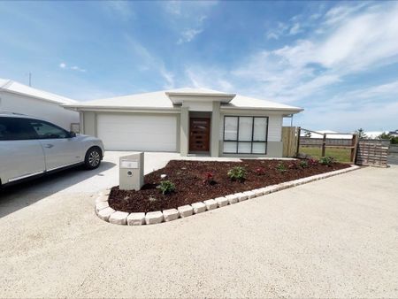 Beautiful 4-Bedroom Family Home in Bahrs Scrub - Photo 4