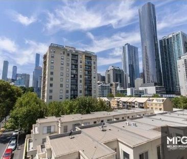 West Melbourne - Photo 2