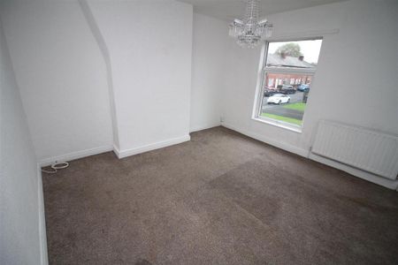 2 bedroom end of terrace house to rent - Photo 2