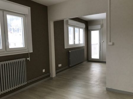 Location - Appartement T4 - 75 m² - Maîche - Photo 5