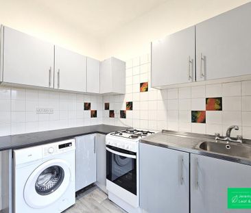 3 bedroom flat to rent - Photo 6