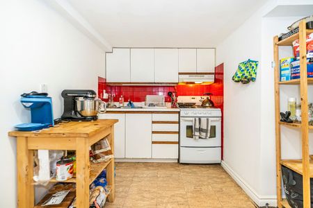 For Lease - 338 Euclid Avenue, Toronto, Ontario - Photo 4