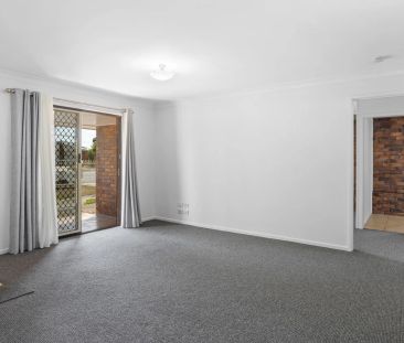 Spacious 3-Bedroom Home in Quiet Cul-de-Sac – Freshly Updated & Mov... - Photo 2
