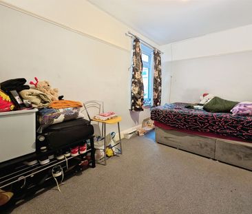 Burlington Mansions, SO15 - Photo 3