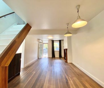 RENOVATED TERRACE WITH SEPARATE HOME OFFICE/STUDIO - BILLS INCLUDED! - Photo 2