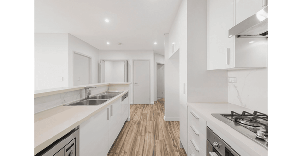 NEAR NEW HUGE 2 BEDROOM PLUS STUDY APARTMENT WITH HIGH CEILING AND VIEWS CLOSE TO UTS AND USYD - Photo 1