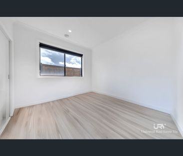 45 Rochford Drive, Donnybrook, Vic 3064 - Photo 2