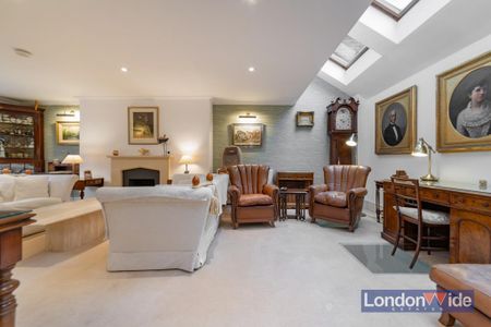 3 bedroom mews to rent - Photo 2