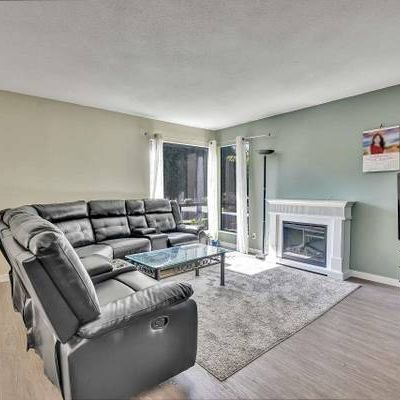 Holly Park Lane Two bedroom Townhouse - Photo 4