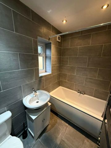 3 bedroom end of terrace house to rent - Photo 5