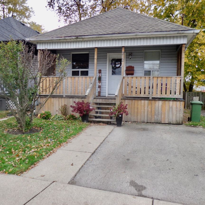 For Lease - 212 Mcanulty Boulevard, Hamilton, Ontario - Photo 1