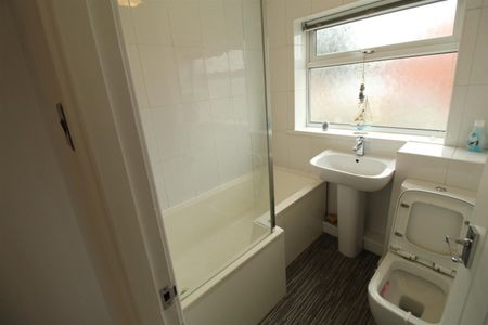 2 bedroom House To Let - Photo 3