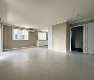 Lifestyle Living Steps from Shops, Cafés & the Foreshore - Photo 5