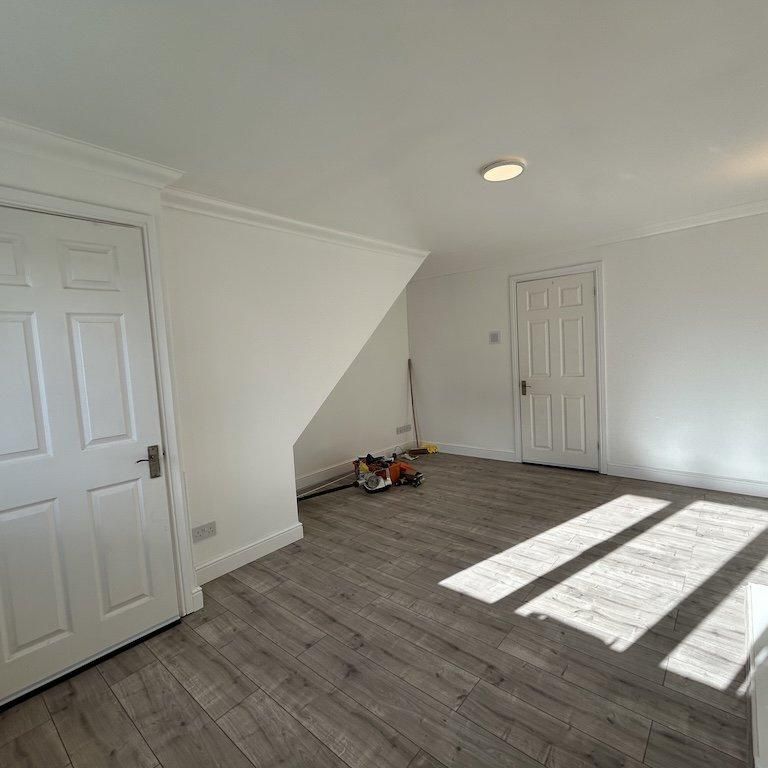 2 bedroom semi-detached house to rent - Photo 1