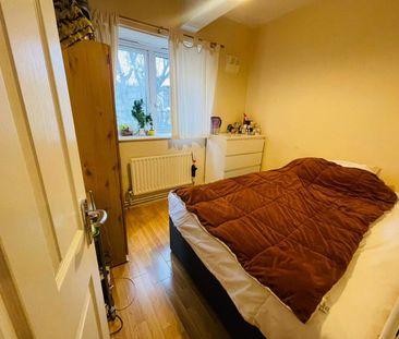Room in a Shared Flat, London, E14 - Photo 5