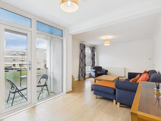 2 bedroom flat to rent - Photo 1