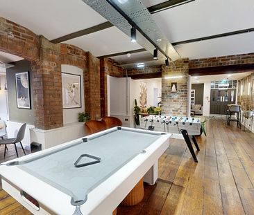 Room available in a newly renovated student flat share - Photo 4