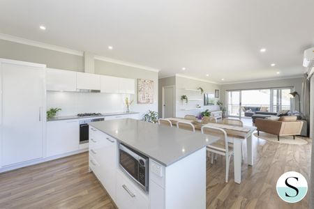 4 Nightshade Crescent, Murrays Beach NSW 2281 - House For Rent | Domain - Photo 2