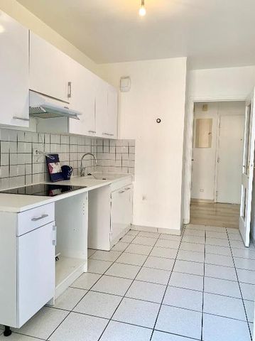Location Appartement 2 pièces 54m² LYON 4ème - Photo 3