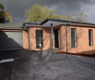 2/17 Greenville Street, Mooroolbark - Photo 1