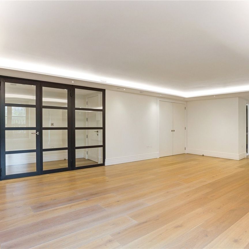 Kensington Gardens Square, Bayswater, W2, London - Photo 1