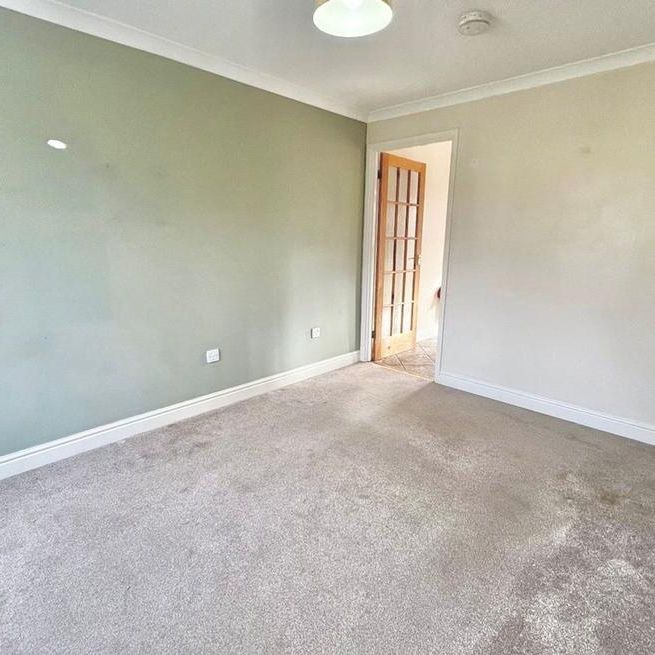 2 bedroom end of terrace house to rent - Photo 1