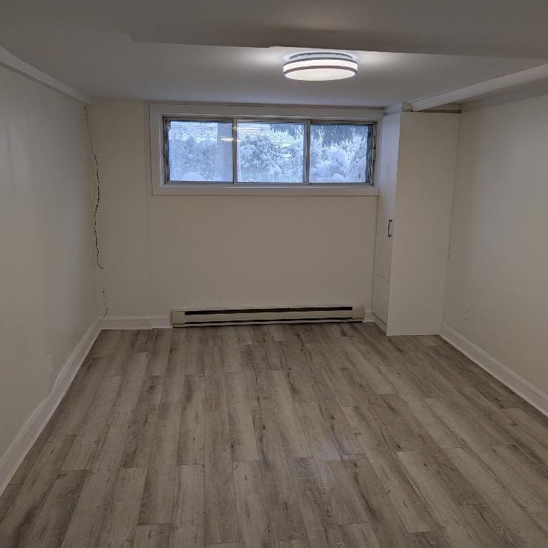 3 ½ À LOUER – FRAÎCHEMENT RÉNOVÉ - Photo 1