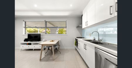 Private, Secure & Sunlit Ground-Floor Living Just 7km from the CBD - Photo 4