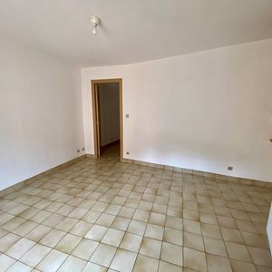 Location Appartement 1 pièce 26m² - Photo 2