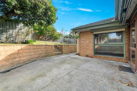 38 Latrobe Street, Bulleen - Photo 3