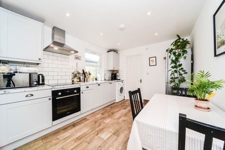 1 Bed Flat, St. Dunstans Road, W6 - Photo 3