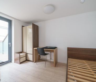 3 bedroom flat to rent - Photo 4