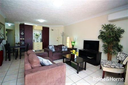 Spacious St Lucia Sanctuary with Northerly Views - Photo 3