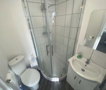 1 bedroom in a house share to rent - Photo 6
