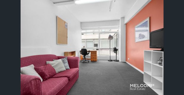 CENTRAL BLISSED ONE BEDROOM - FURNISHED - Photo 1