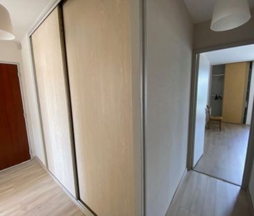 Location Appartement 2 pièces 50m² LA ROCHELLE 17000 - Photo 3