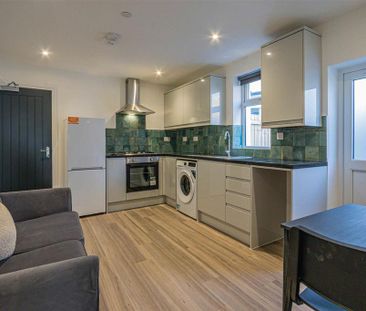 1 bedroom private hall to rent - Photo 2